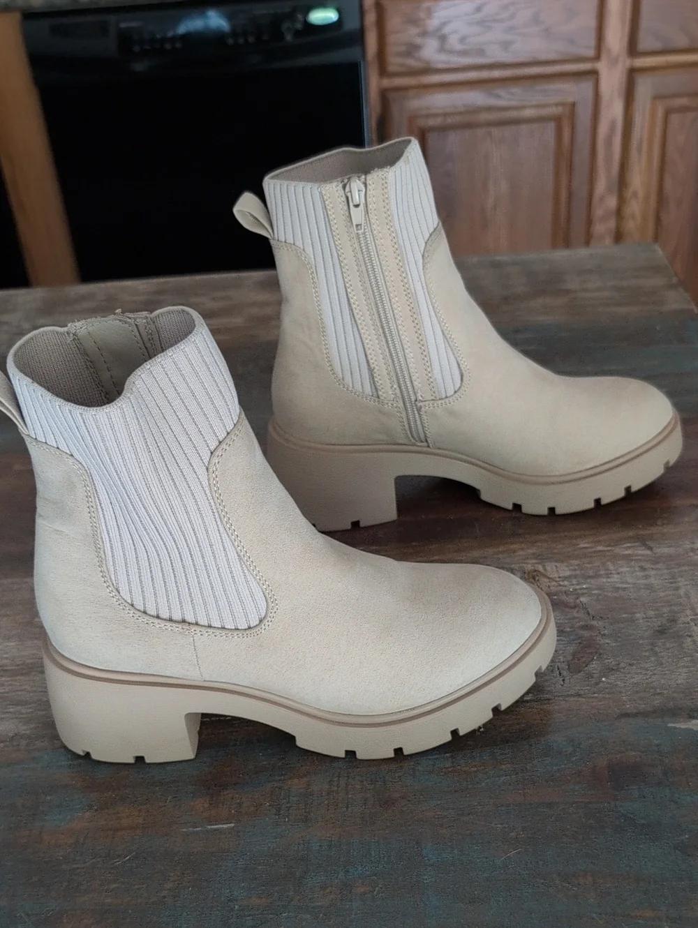 American Eagle Taupe Chelsea Platform Ankle Boots Chunky Lug Sole - Women's 8